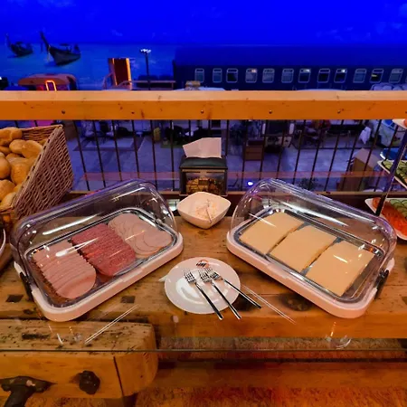 Basecamp Vandrarhem *