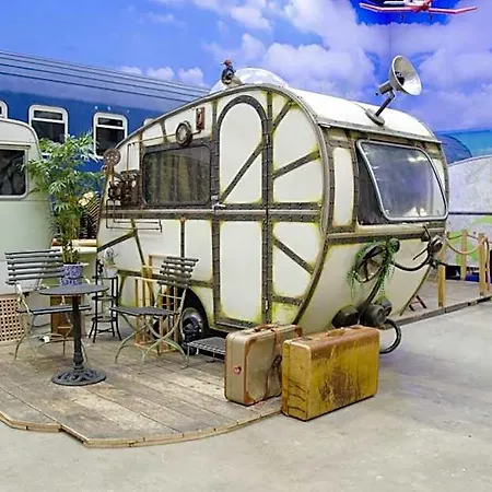 אכסניה Basecamp *