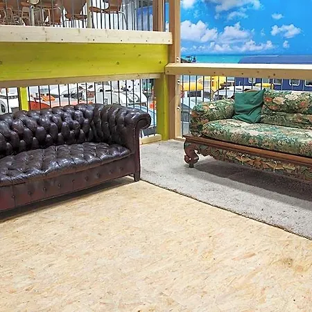 אכסניה Basecamp