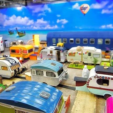 Basecamp אכסניה בון