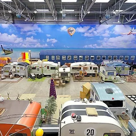 Basecamp אכסניה *