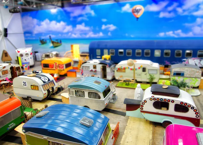 Basecamp Хостел *