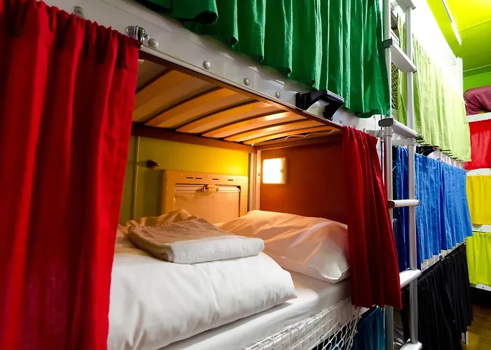 Basecamp Хостел *