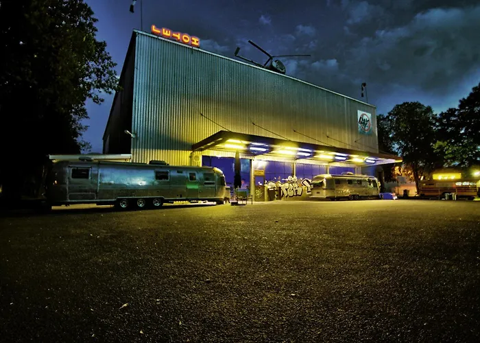 Basecamp Хостел Бонн